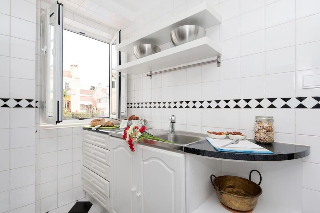 Charming 2 Bedroom Apartment Avenida Da Liberdade Lisbon Exterior photo